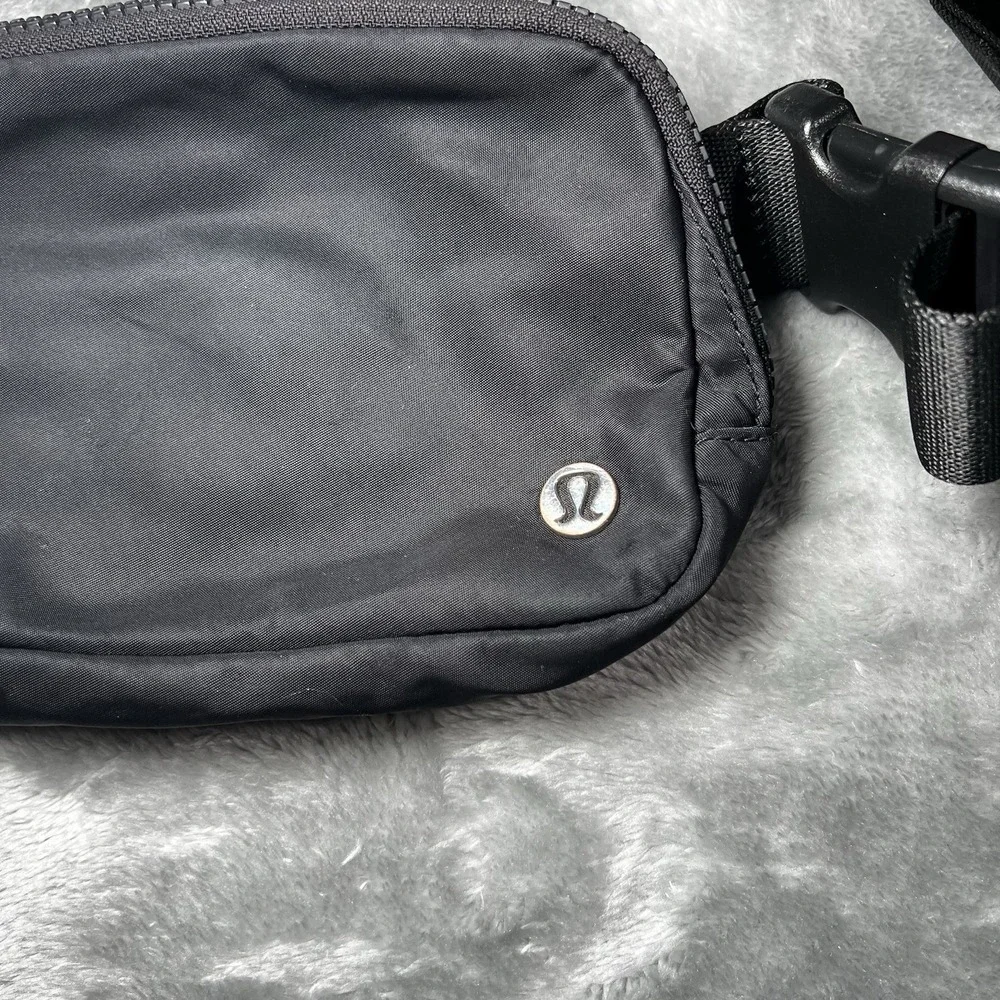 Lululemon Bag Everywhere Belt Bag Black Fanny Pack  Onesize Black